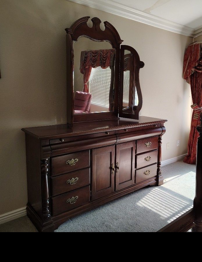 Vintage solid wood dresser with mirror
