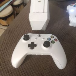 Xbox One Controller With Nyko Battery And Charger