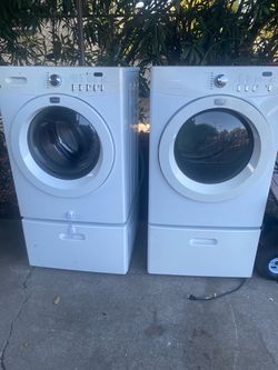 Frigidaire Affinity Front-Load Washer and gas  Dryer Set