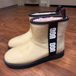 Brand New Classic Clear Mini UGGs – Size 9 (NEVER WORN)