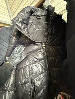 Guess puffer