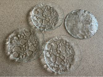 4 Clear Glass 7 1/2” Plates Grapes & Vines 6” Diameter 3D Vtg Mint
