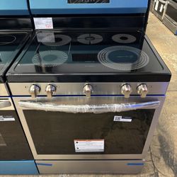 New! Frigidaire Gallery 30” Electric Range