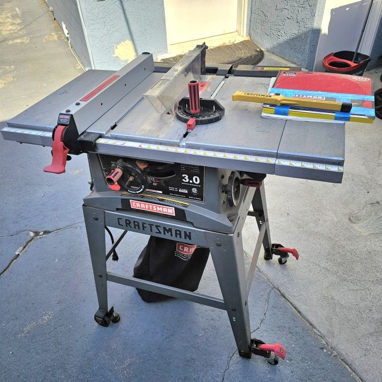 10in Craftsmen Table Saw, 3HP, On Wheels, Manual Included, Mitre Gauge And Fence