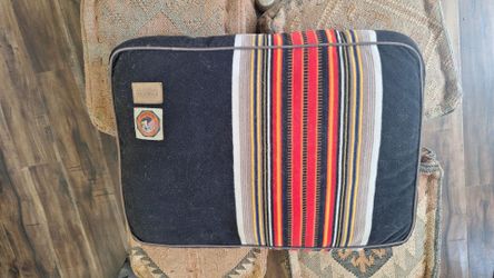 Dog Beds (2x) Pendleton brand