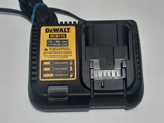 DeWalt 12v/20v DCB115 Charger. Works Great Tested