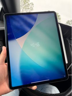 IPAD Pro 6th Gen 12.9 inches w/ apple pencil