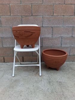 Terracotta pot /molcajete