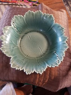 Collectors item vintage 1940's Steubenville woodfield leaf shaped snack plate