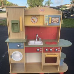 Little Tikes Play Kitchen pick up in Coral Springs 33071