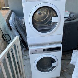 front  load   a washer n dryer