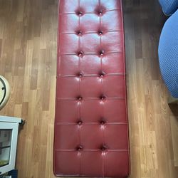 MCM Bench, Red