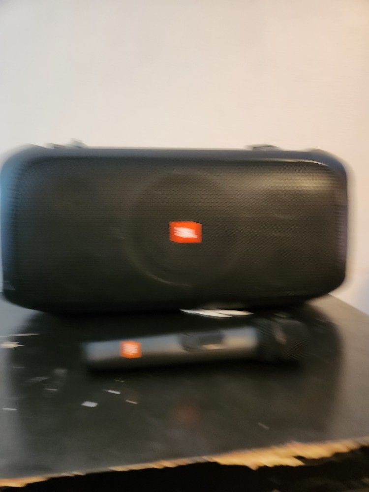 JBL PARTY BOX ON THE GO 