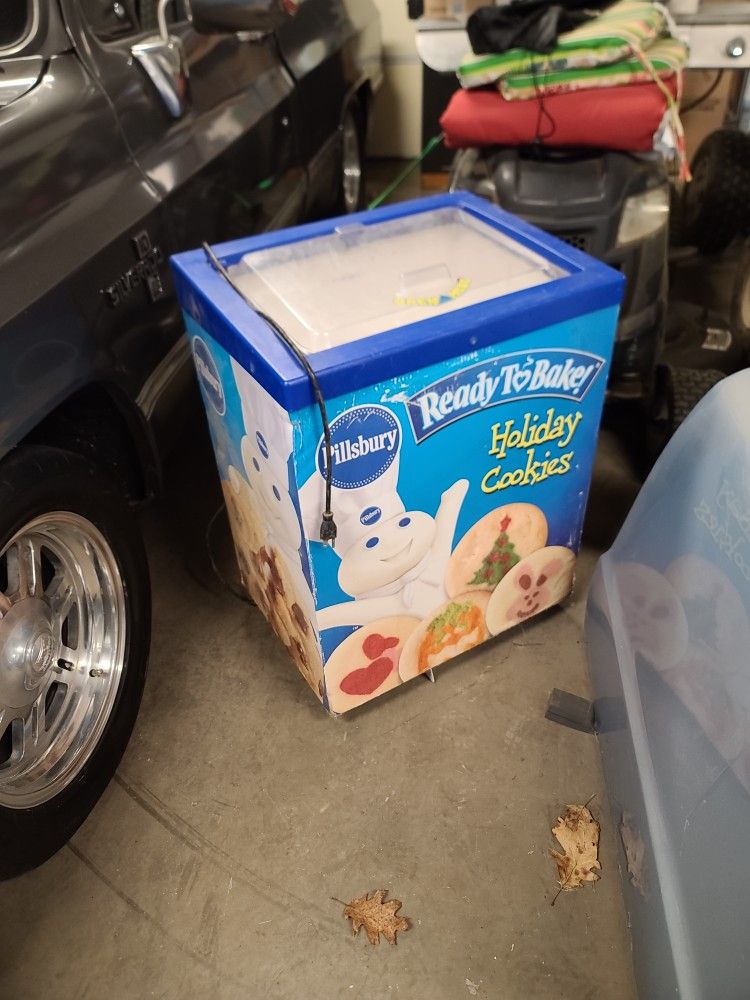 Pillsbury Holiday Cookie Cooler