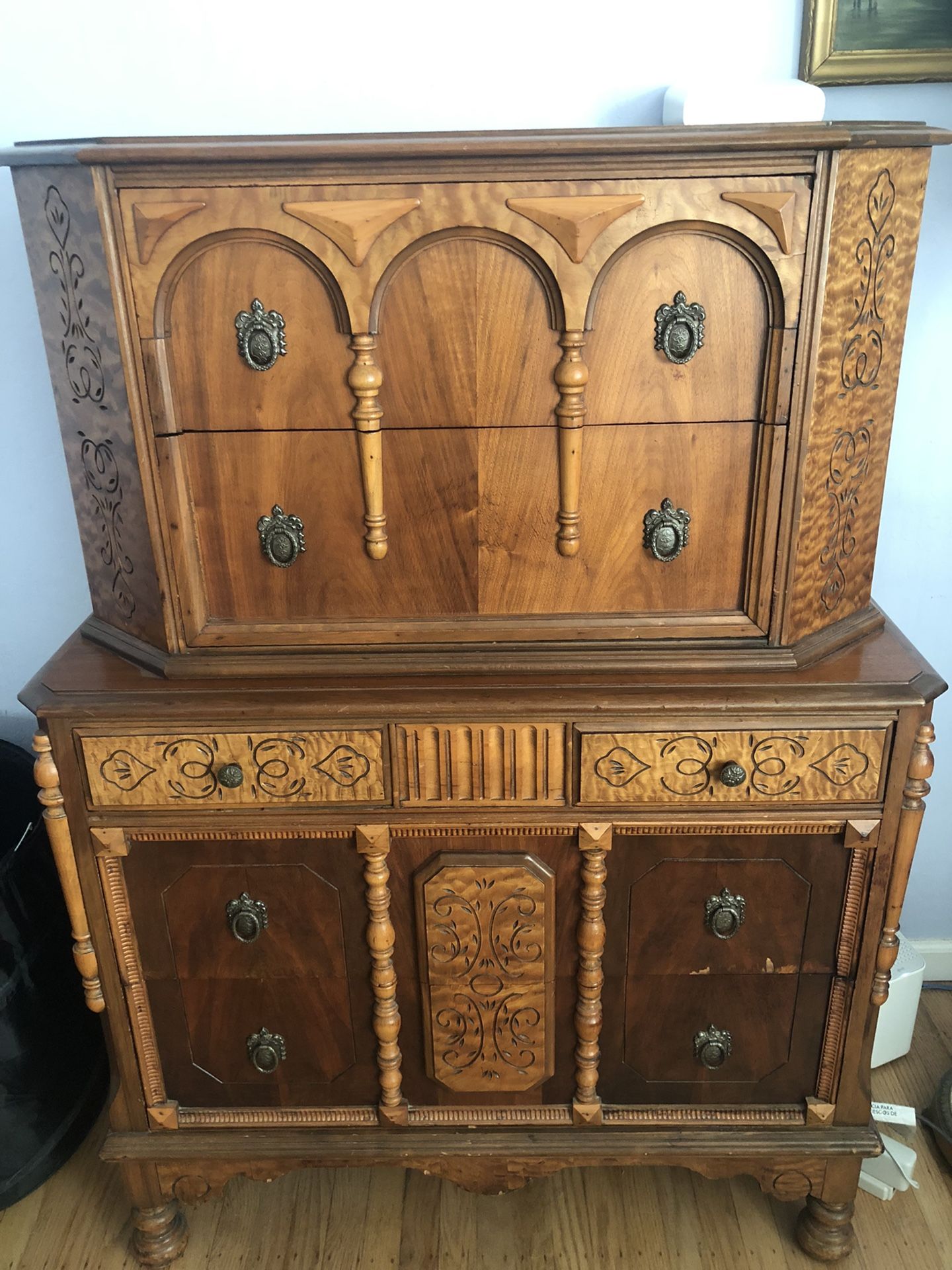 5 PieceVintage Art Le Bueau Maple/Walnut Bedroom Set With Double Bed Headboard, Footboard And Rails