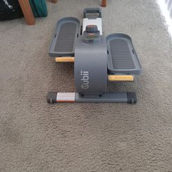 CUBII  LEG EXERCISE MACHINE JUST OUT OF BOX.
