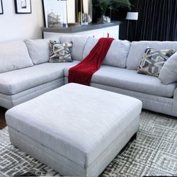 Sectional/Sofa/ Couch/ Delivery Available 