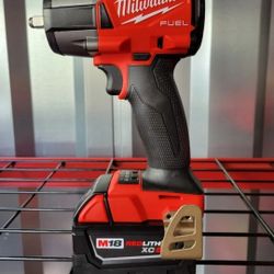 FREE BATTERY! Milwaukee M18 FUEL 3/8" Mid Torque 600ftlb  Impact Wrench