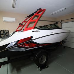 2018 Yamaha AR195