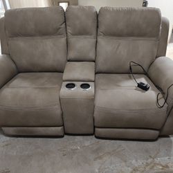 Power Reclining Loveseat With Center Console 