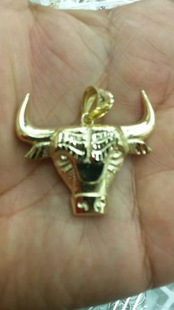 10k gold charm 6.5 grams