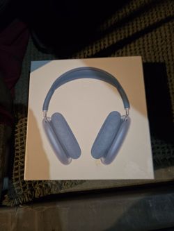 Apple AirPods Max Headphones Box