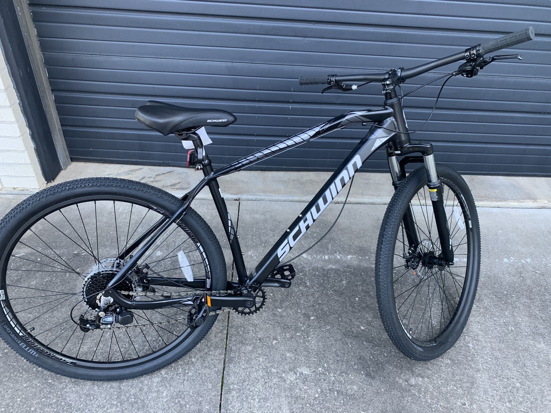 Flashy Summer Mountain Bike 29” (BRAND NEW)