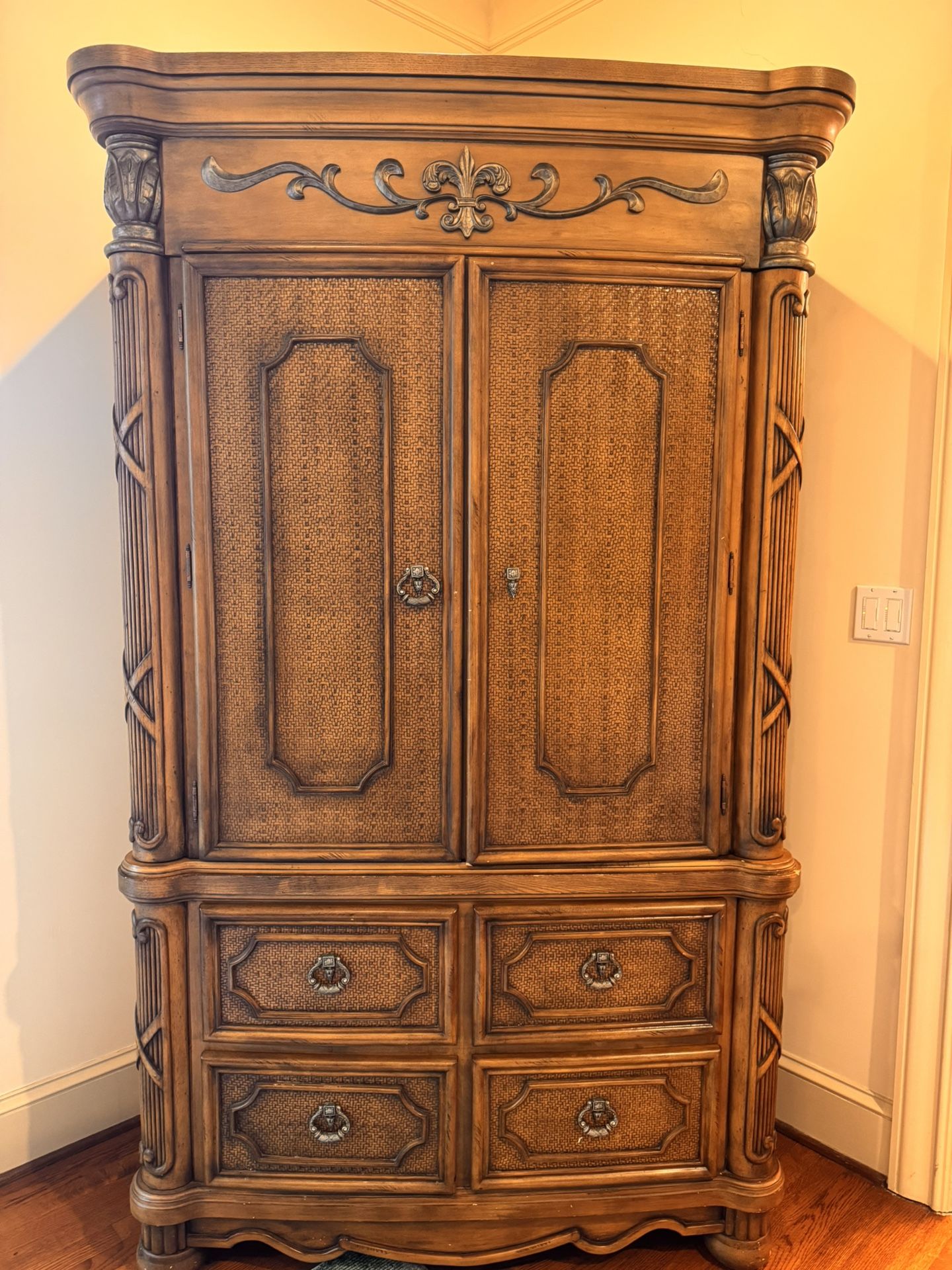 Armoire - ornate