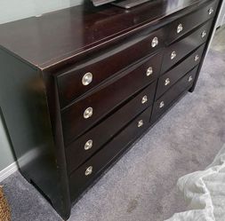 Bedframe 2 dressers