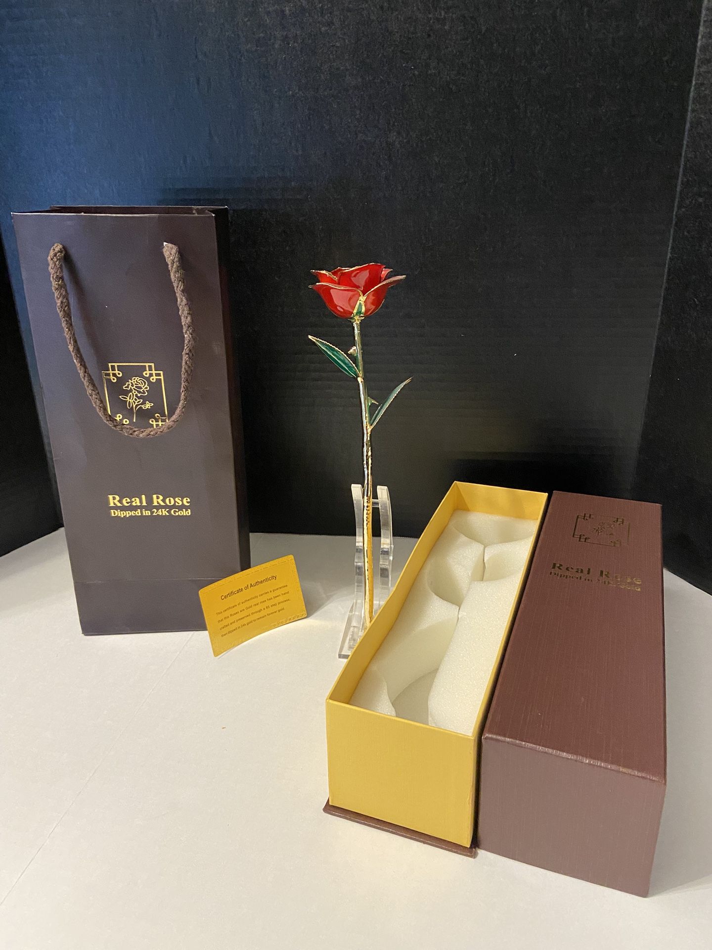 14k gold Dipped Real Rose w/ certificate