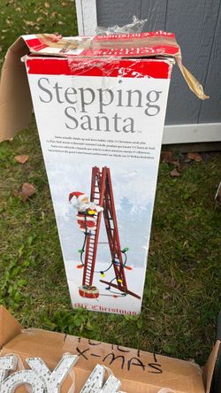 Mr Christmas stepping Santa
