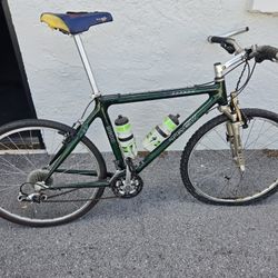 TREK 9800 BYCYCLE $800