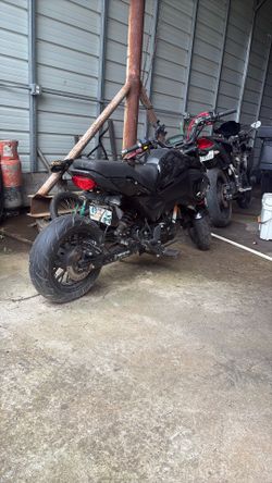 Grom 125 stretched trades to comes with extra motor