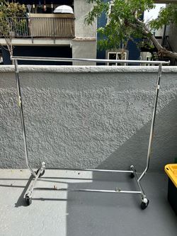 Single Rolling Clothes  Rack