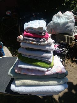 !! Stack Of Towels and Wash Cloths  Firm Price