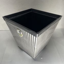 allen + roth Square 16.0-Inches W Large Silver Resin Indoor/Outdoor Planter with Drainage Holes