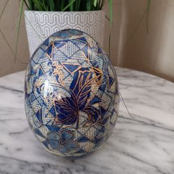 $15 Vintage Handpainted Cloisonne Egg Blue Gold White Floral Geometric Design.Absolutely Beautiful 4.75"