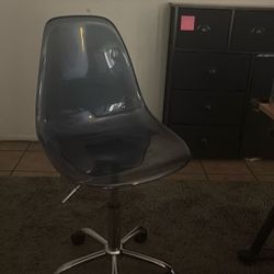 Acrylic Chair 