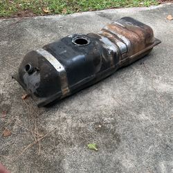 Squarebody Fuel Tank.   Fits either Side.  1(contact info removed)