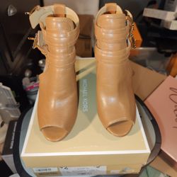 Macy's Michael Kors Tan Heels Size 5