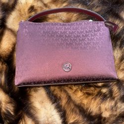 Michael Kors Shailene Small Messanger Handbag