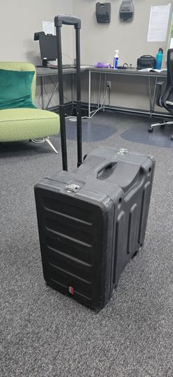Gator 6U 19" Rack Mountable Rolling Case
