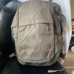 Fjallraven Raven 20 Backpack