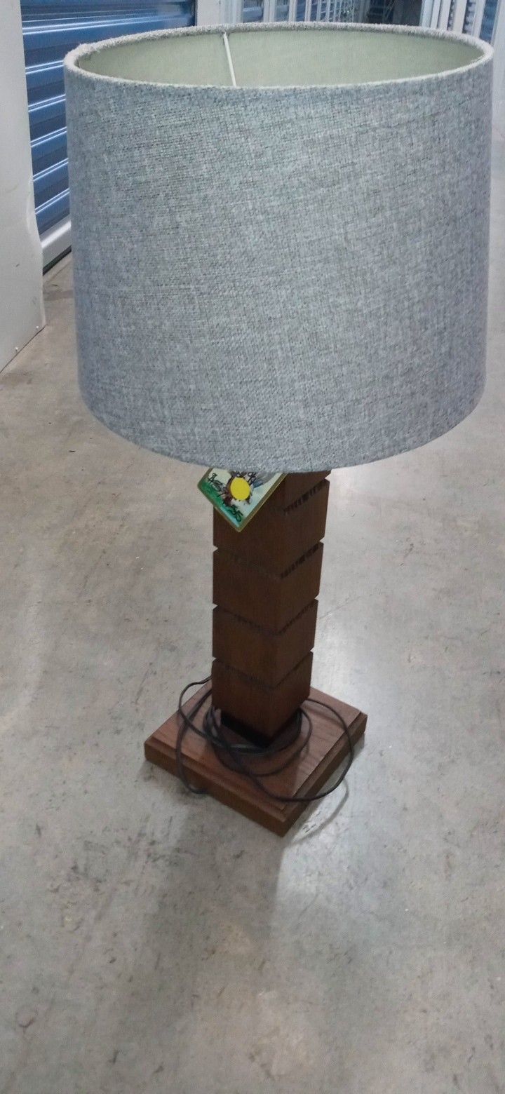 Vintage Retro Style Wooden Base Lamp- Cool Design L@@K!