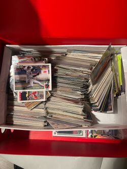 HUGE SPORTS CARD LOT VINTAGE AMD MODDERN