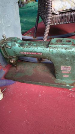 Consew Model 220 Industrial Sewing Machine Head