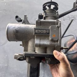 2001 Lexus IS300 OEM THROTTLE BODY