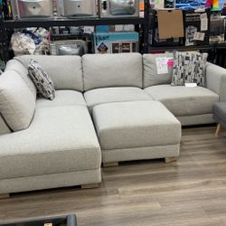 Dayden Fabric Sectional W/ Ottoman