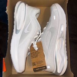 Nike Journey Run | Unisex | Men: 8.5 | Women 10 | OBO/ Send an Offer!