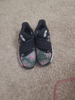 Nike Kyrie 1 Low Floral Sz 8